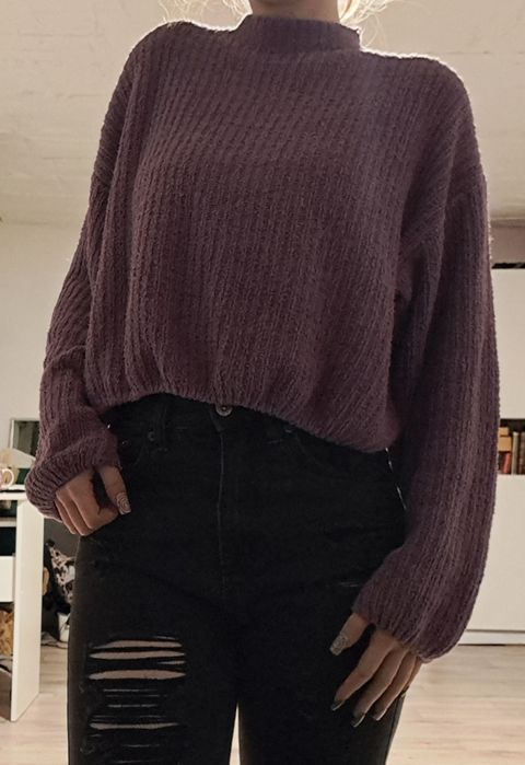 Sweterek fioletowy z półgolfem