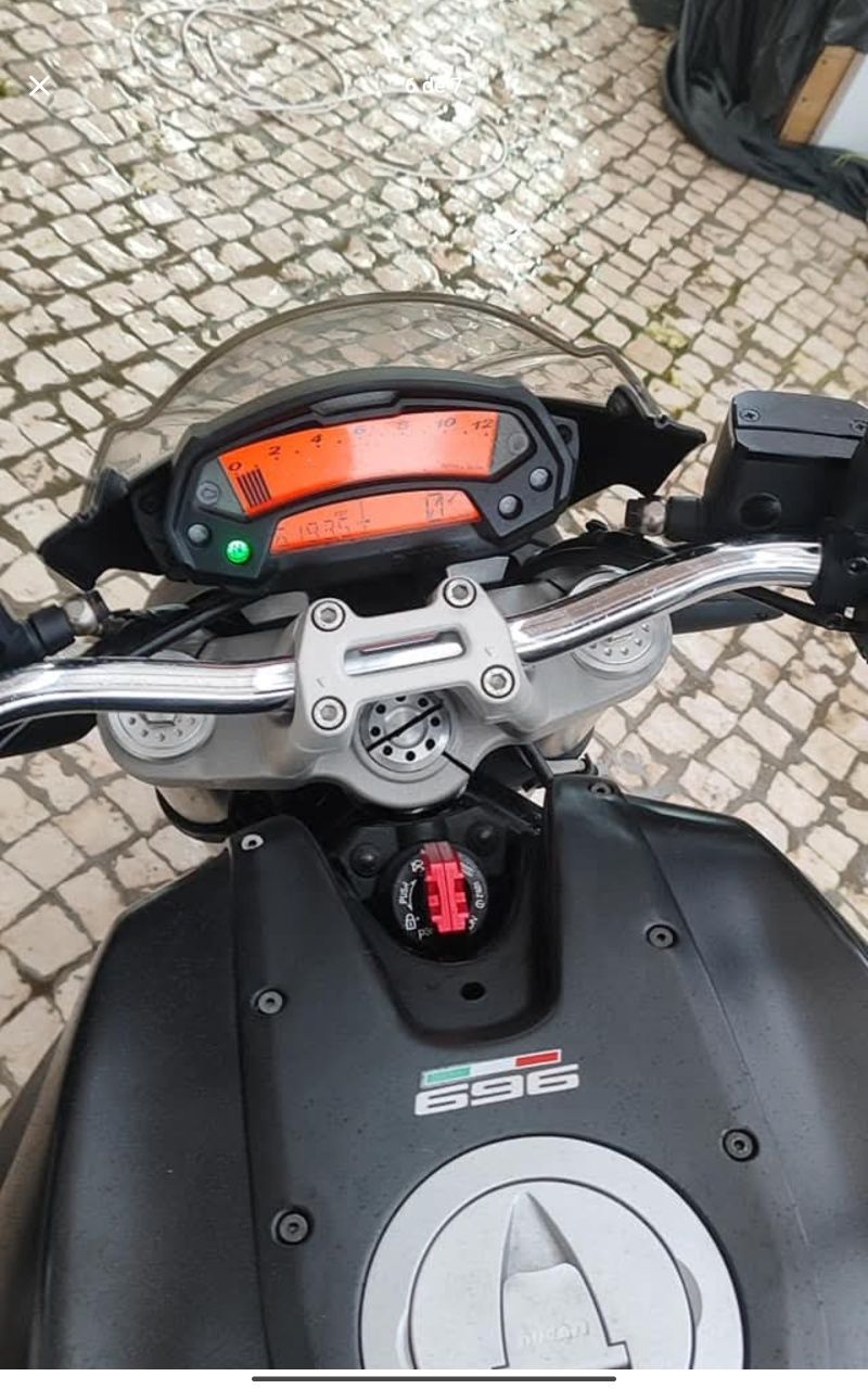 Ducati Monster 696