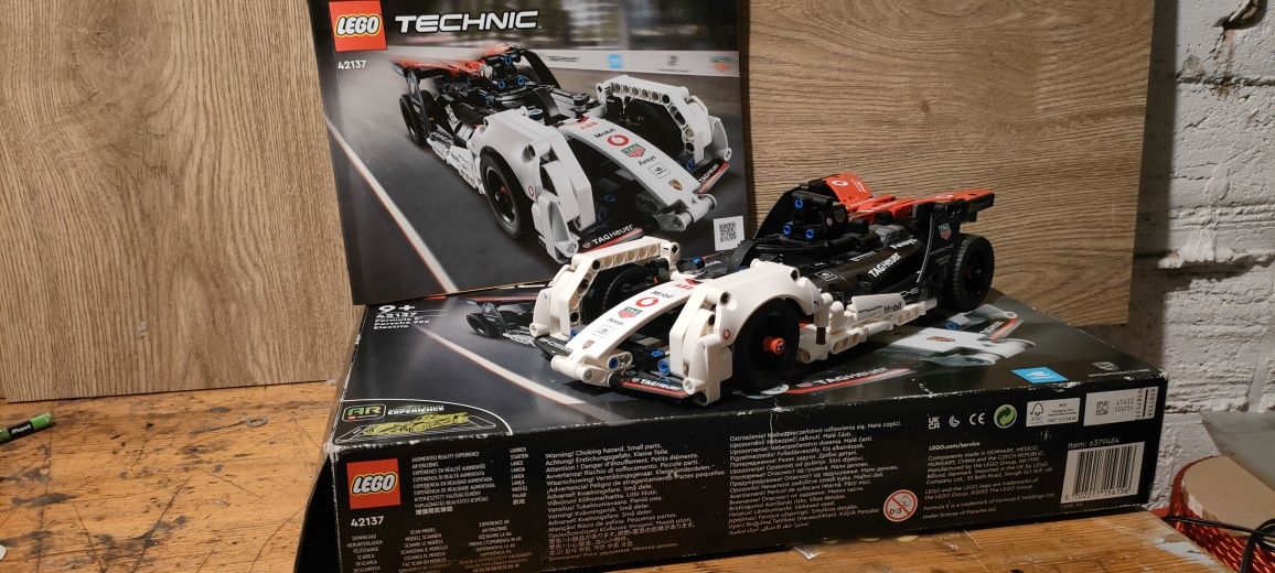 LEGO Technic 42137