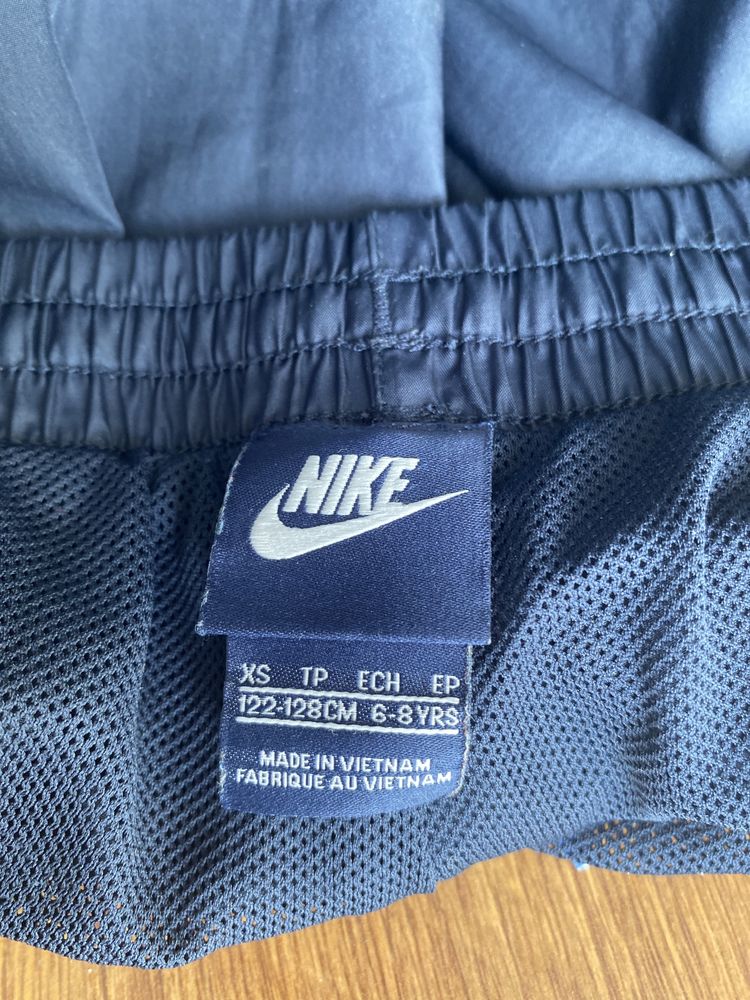 Spodnie sportowe Nike dla chlopca 6-8 lat r 122-128