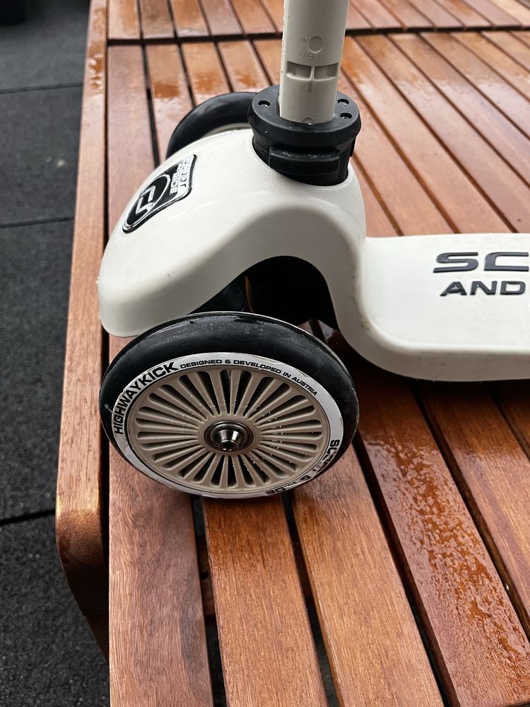 Hulajnoga jeździk dziecięca Scoot and Ride