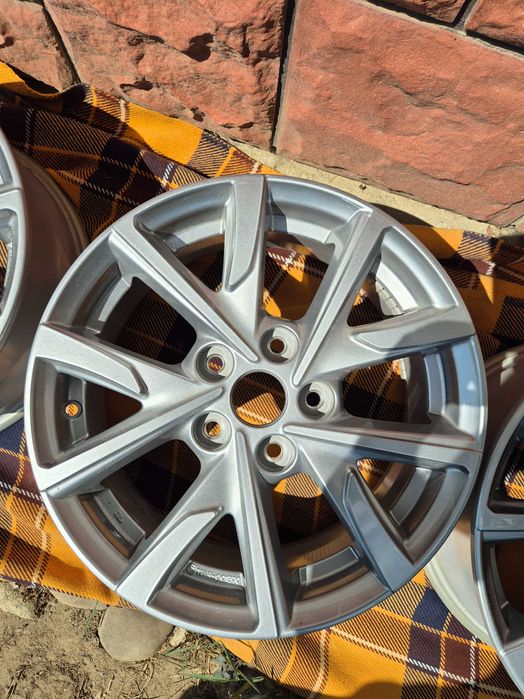 Felgi Mazda Kia Hyundai 5x114.3 6.5 R16 et50 67.1 komplet 4szt.