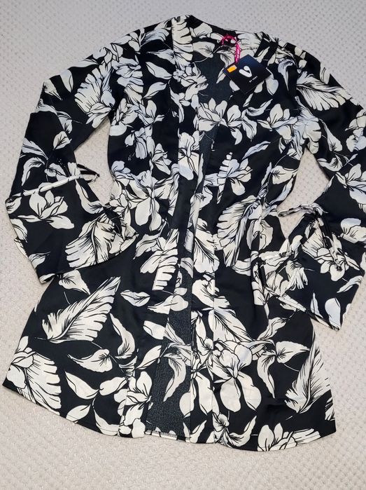 Nowa narzutka niezapinana z długimi rękawami podomka kwiatowy print