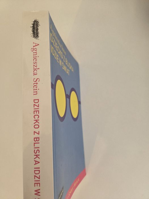 Dziecko z bliska idzie w świat