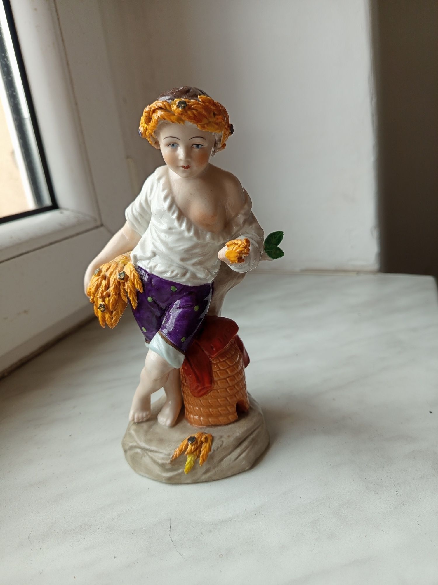 Figurka antyk w dobrym stanie