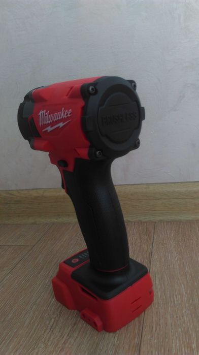 Milwaukee 2855 гайковерт-імпакт акумуляторний 340нм