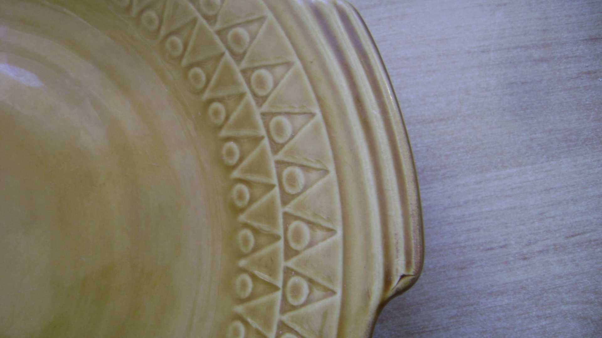Starocie z PRL - Stare naczynia ceramiczne Chodzież = Talerz na ciasto