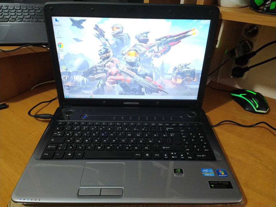 Игровой ноутбук MEDION AKOYA P6634 core i3-2350 8GB 500GB Nvidia 630