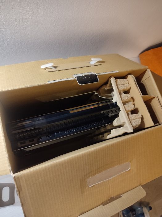 Konsola Ps3 CECHC04 kompletna, idealna, niewiele używana