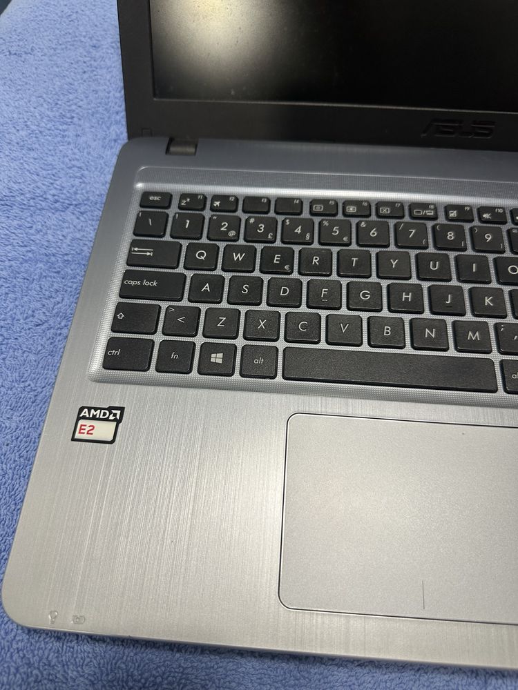 Computador Portatil Asus F540Y
