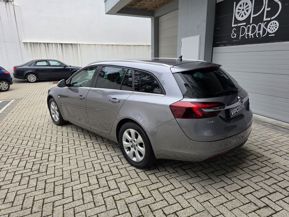 Opel Insignia Sports Tourer Executive GPS 1.6CDTI 136CV CX6 - Garantia