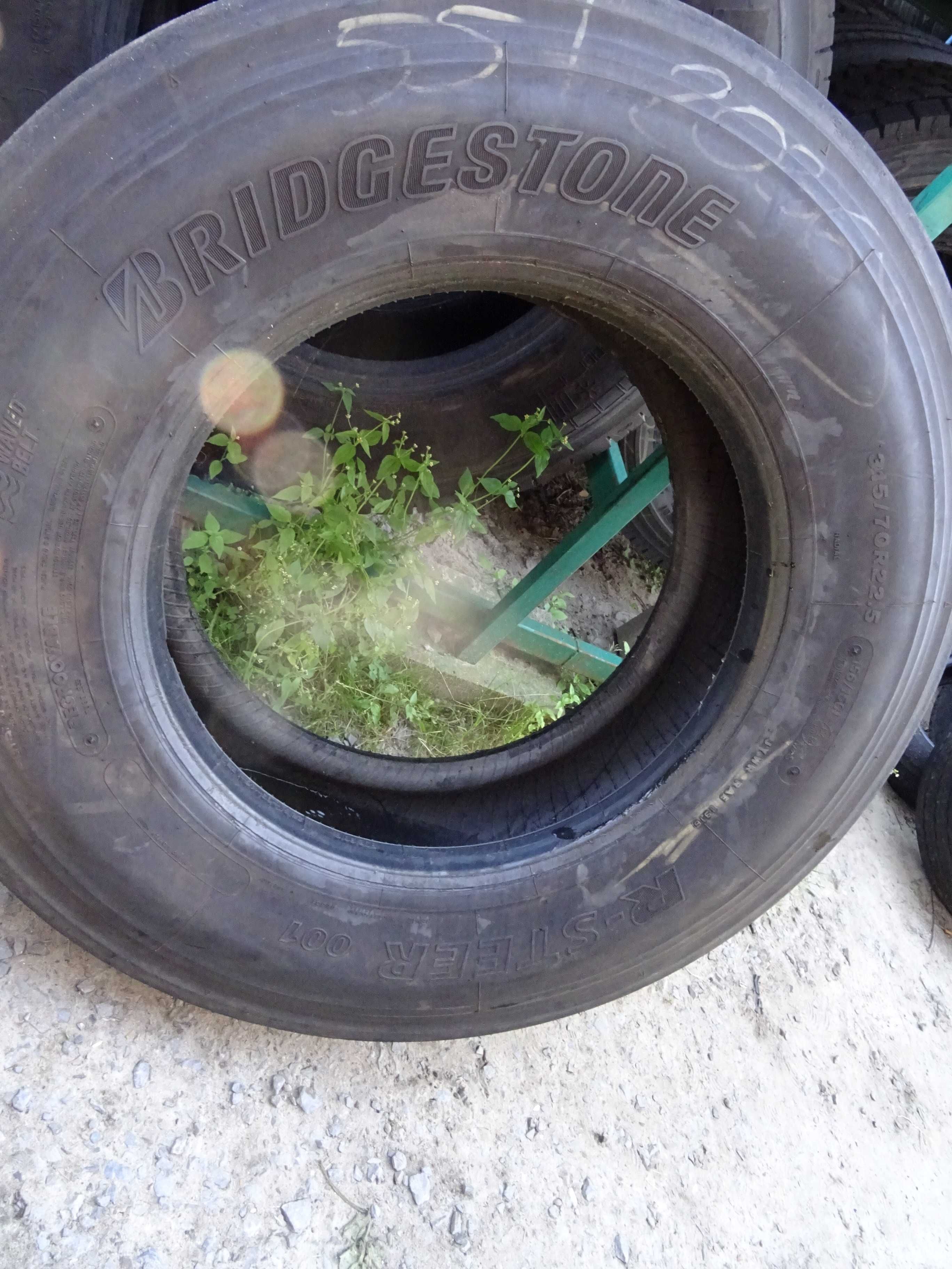 Opona 315/70R22.5 Bridgestone R-STEER 001 (700 netto)