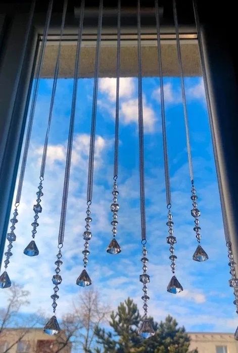 Zestaw na okno zawieszki na tasmie krysztalki koraliki jak firana