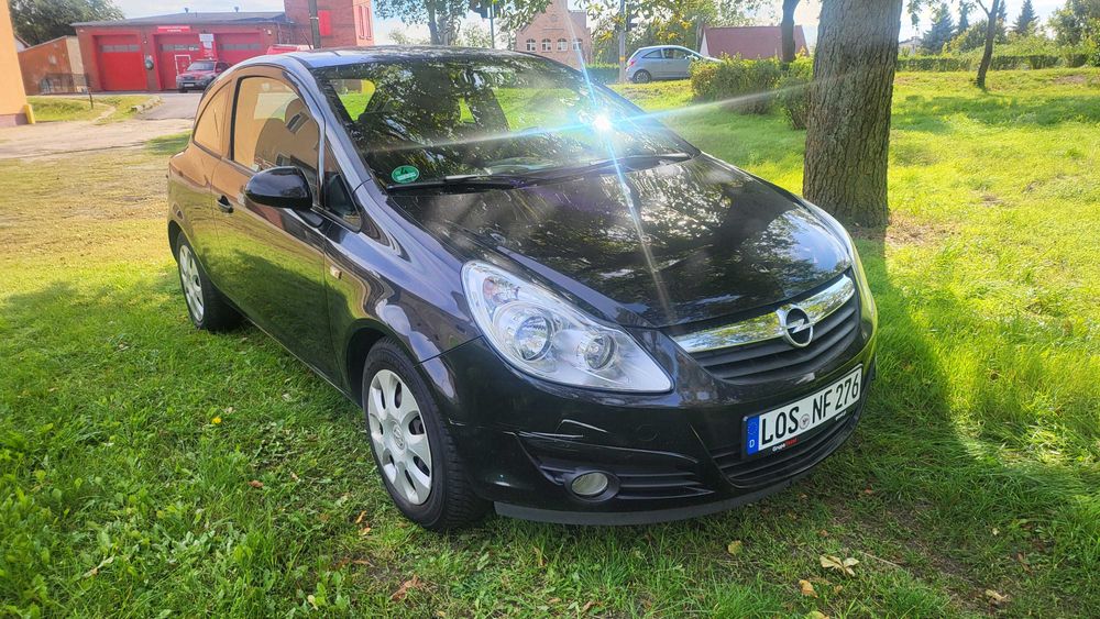 OPEL Corsa 2008 1.2 benz 4cylindry 180000km  dwa klucze z Niemiec