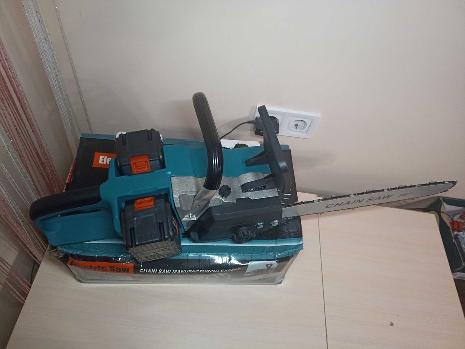 Акумуляторна пила Makita Duc 355 z