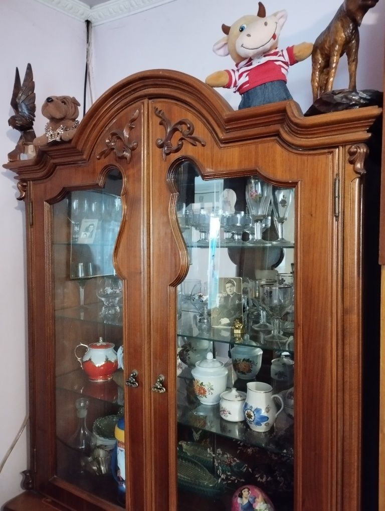 Буфет,сервант (дерево,ручної роботи)
