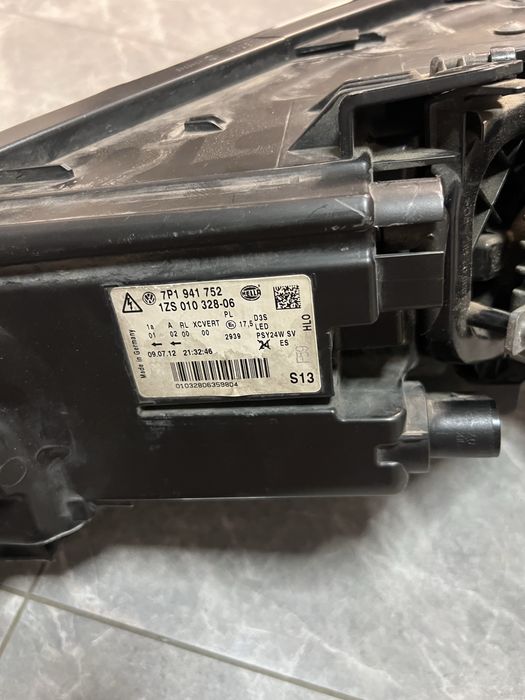 7P1941752 Фара правая Volkswagen Touareg 2010-2017