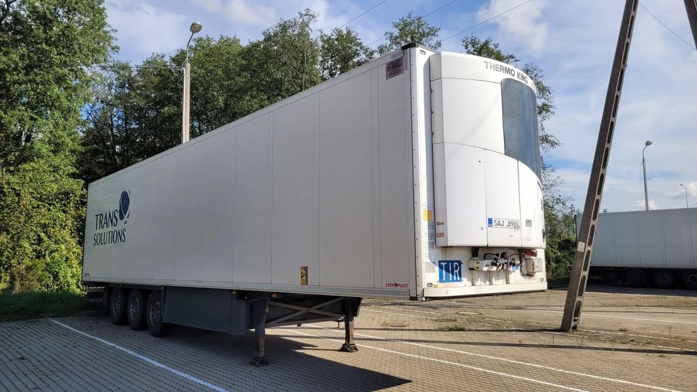 Schmitz Cargobull SKO  Schmitz Doppelstock ThermoKing SLXi 300
