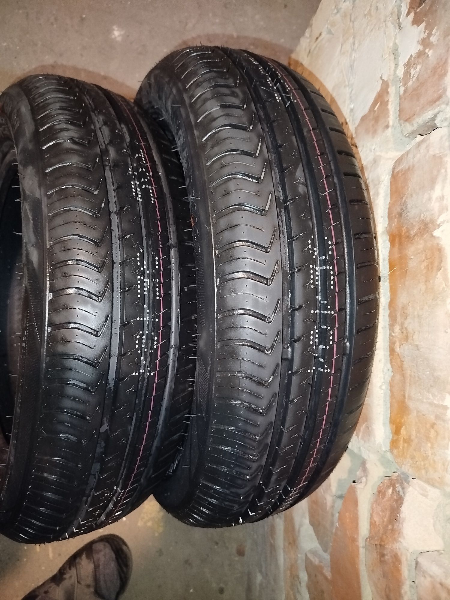 Продам два новых ската R14