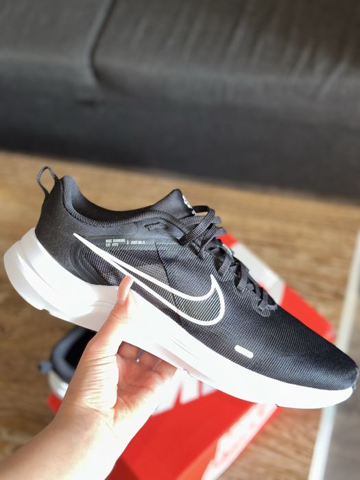кросівки Nike абсолютно нові