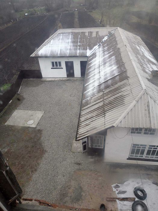 Продаж житлового будинку з господарськими приміщеннями .с Ланівці