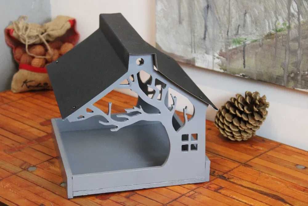 Karmik dla ptaków, oryginalny projekt, trwały daszek z blachy