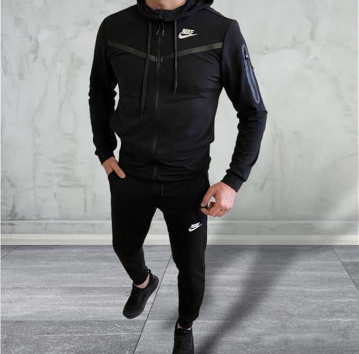 Чоловічий спортивний костюм Nike