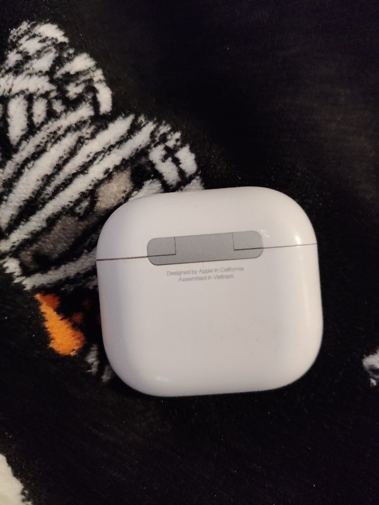 Airpods 4 stan dobry