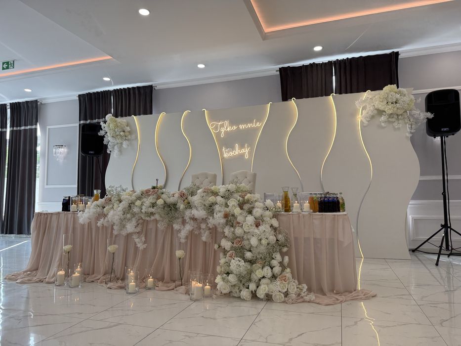 Ścianka panelowa led na wesele neon led glamour