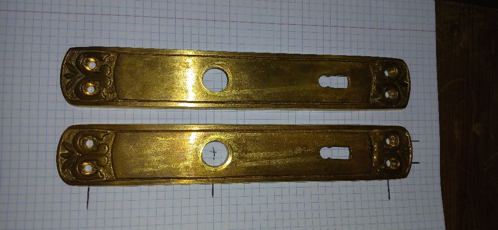 Stare okucia szyldy drzwiowe, mosiądz grube