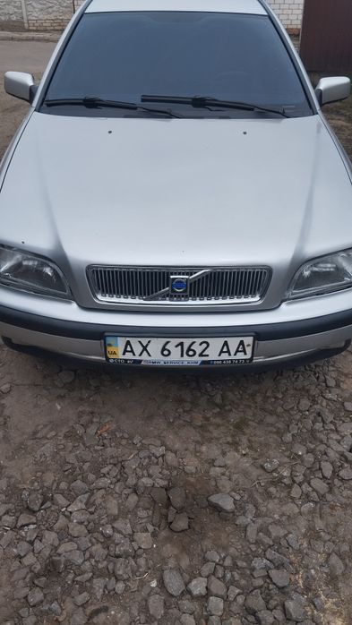 Продам Volvo s40 2000 год 1.8 газ
