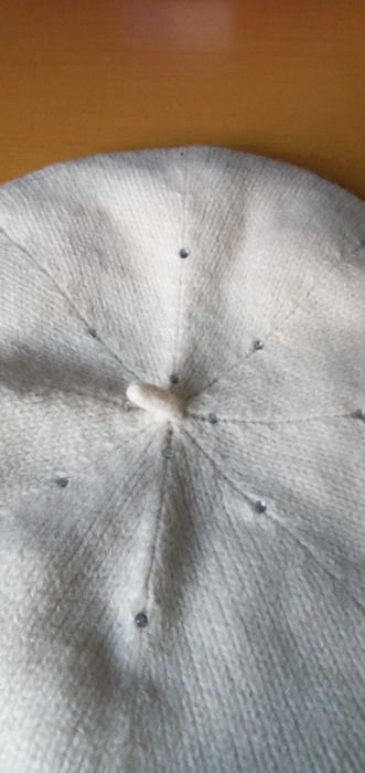 Женский полушерстяной берет