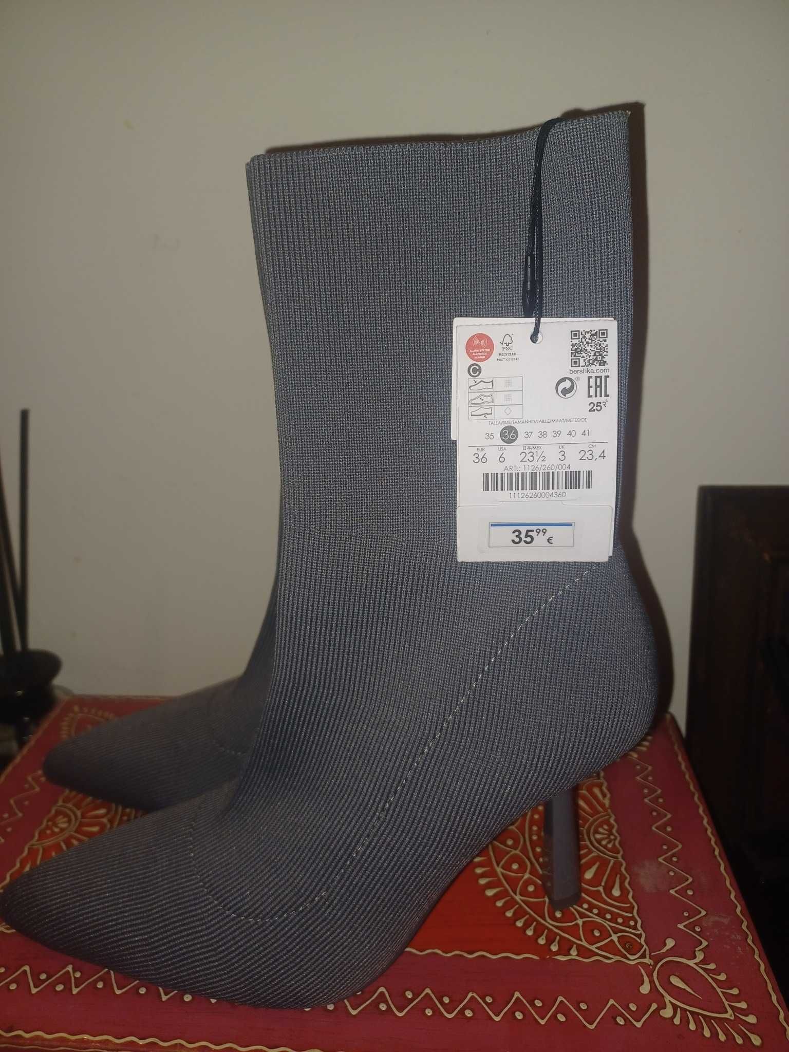 Botins da Bershka em lycra cinzentos novos com etiqueta