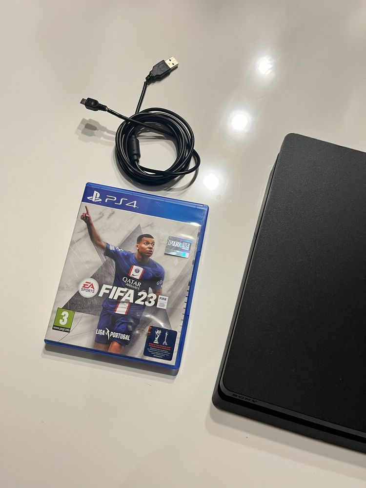 Playstation 4 slim