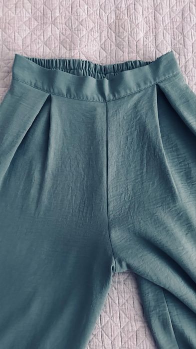 Літній жіночий костюм