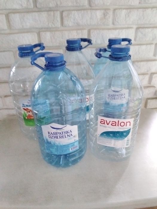 Бутылки пластиковые, 6 л, по 5 грн.