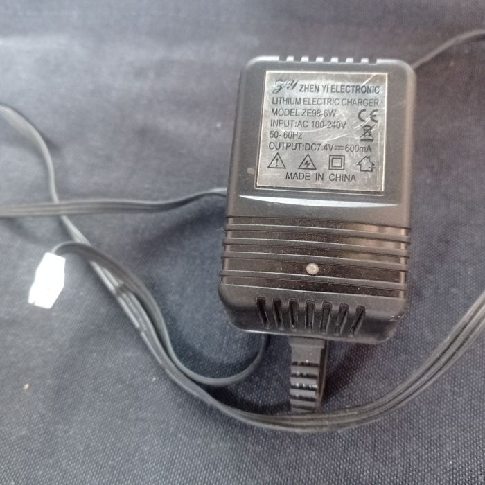 Универсальный адаптер блок питания AC/DC First 3171 Австрия