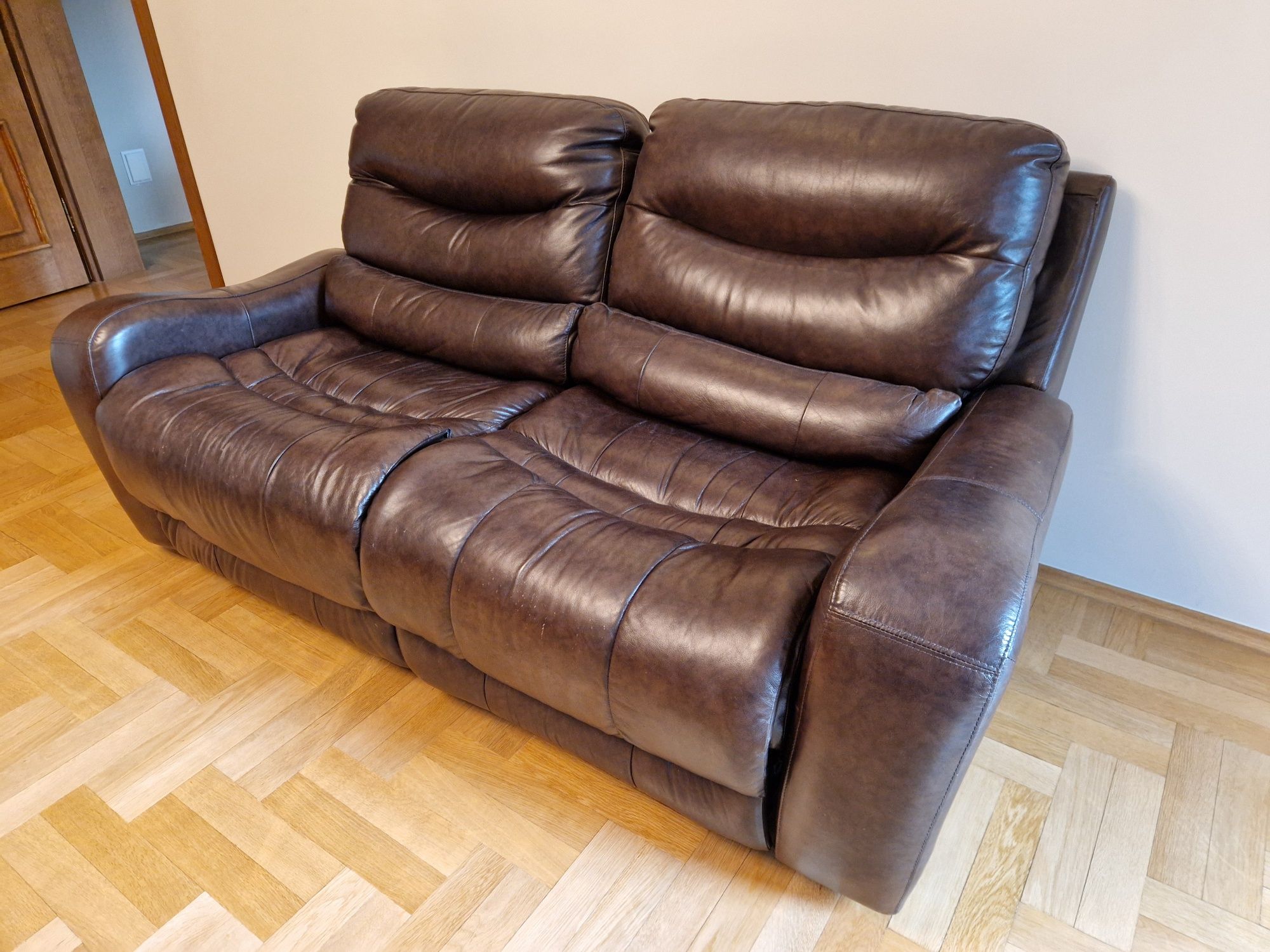 Skórzana kanapa rozkładana, sofa, wypoczynek