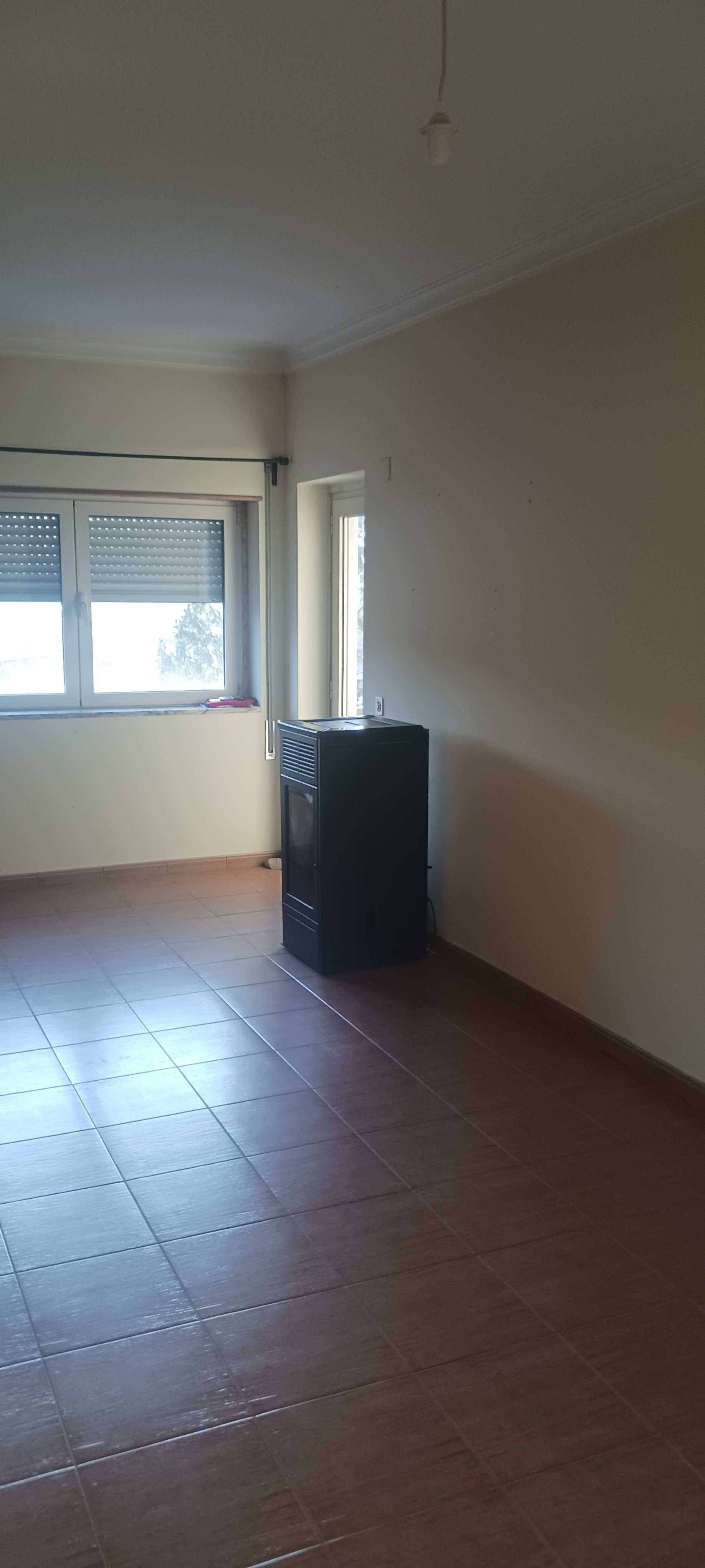 Apartamento T3 remodelado centro de Ansião