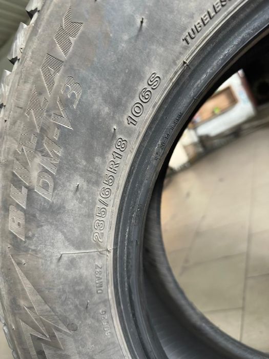 Шини б/в. зима 235/65/18. Bridgestone Blizzak DM-V3