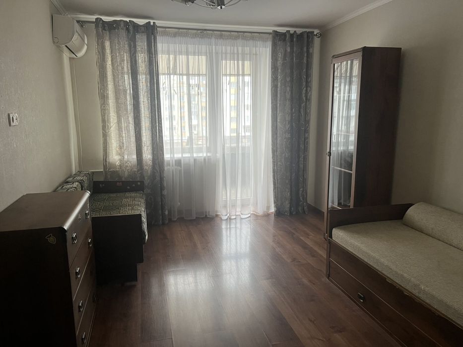 Підселення  для  дівчини Незалежності,Горького