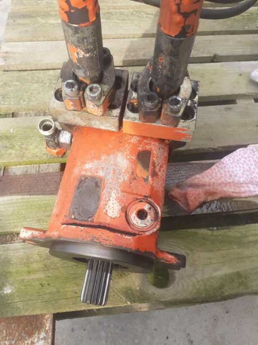 silnik hydrauliczny obrotu  ramienia  atlas 1604