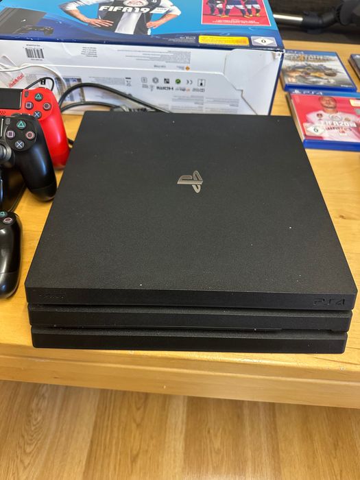 Konsola Sony PS4 PRO 1TB