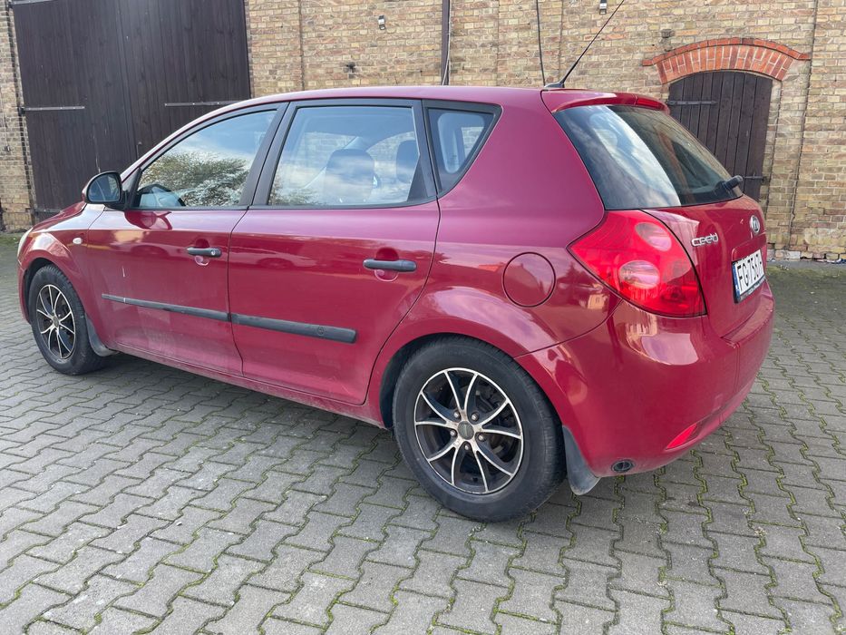 KIA Ceed 1.4 2007 Gaz Benzyna Ważne OC Uszkodzona