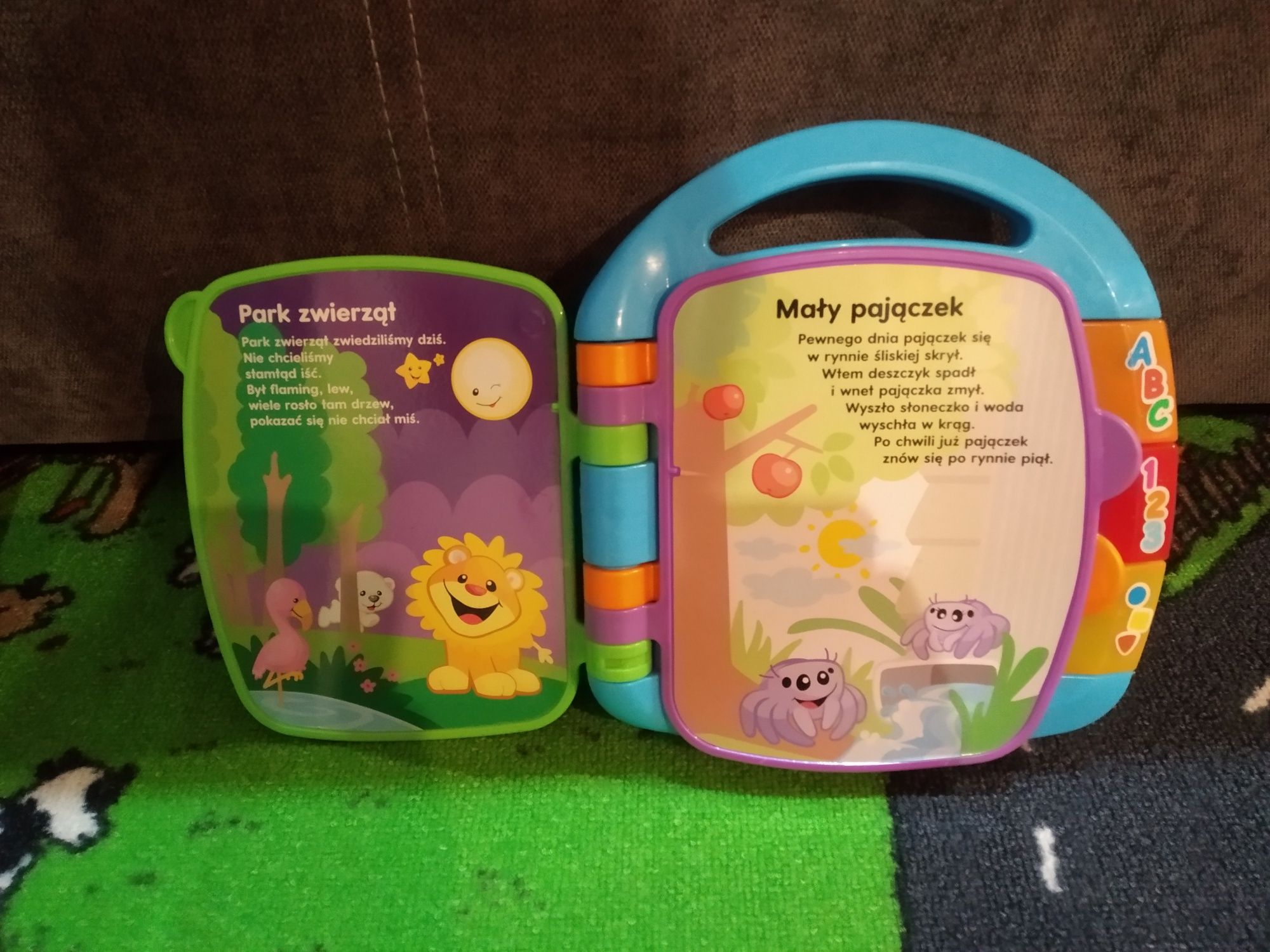 Książka z wierszykami fisher price