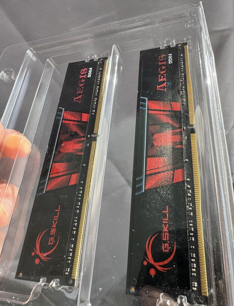 Memória Ram 8GB (4GB + 4GB) DDR4 2400MHz