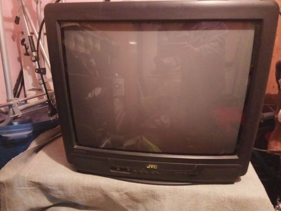 Телевизор JVC - 21" диагональ 54 см. Настоящий японец сост. Отличное