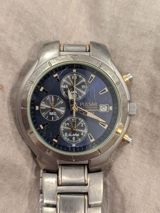 Годинник Pulsar titanium, титановий, кварцовий, легкий, зручний.
