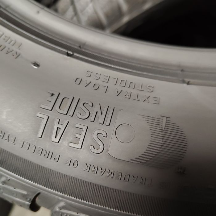 205/60/16 XL Sprzedam parę opon zimowych Pirelli