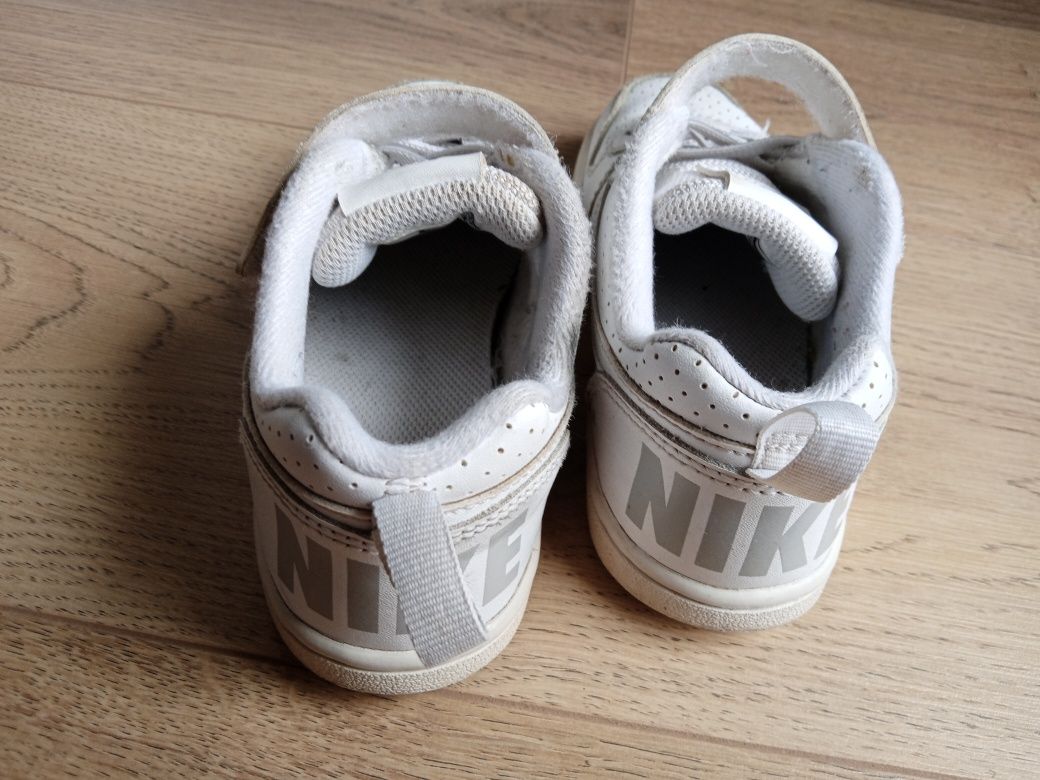 Buty Nike rozmiar 28
